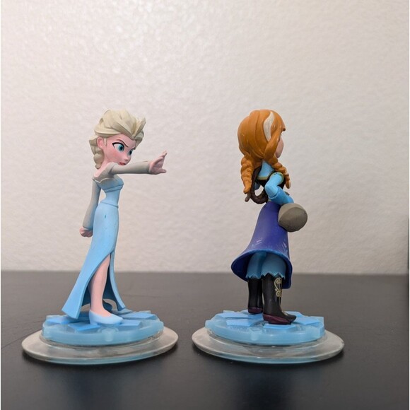 Disney Infinity 1.0 Frozen Character Figures Elsa and Anna - Picture 4 of 7